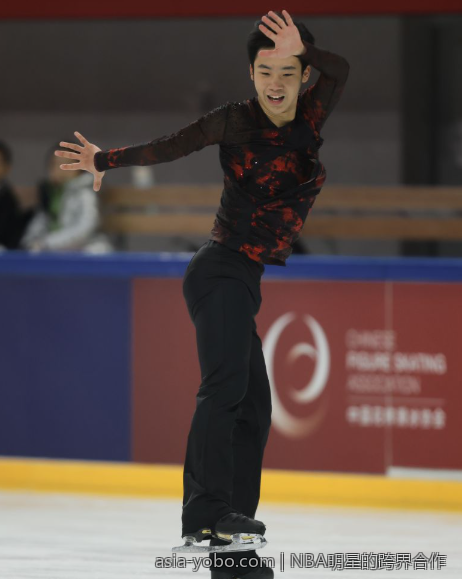 性能与设计兼备：尤尼克斯李宁2026羽毛球拍新品系列